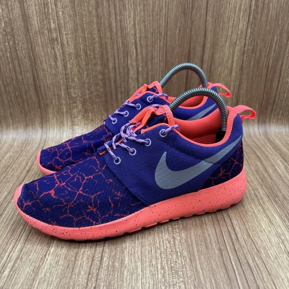 Nike Roshe GS Size 7Y Or Women’s 8.5 Lava Purple Metallic Silver Running Sneaker